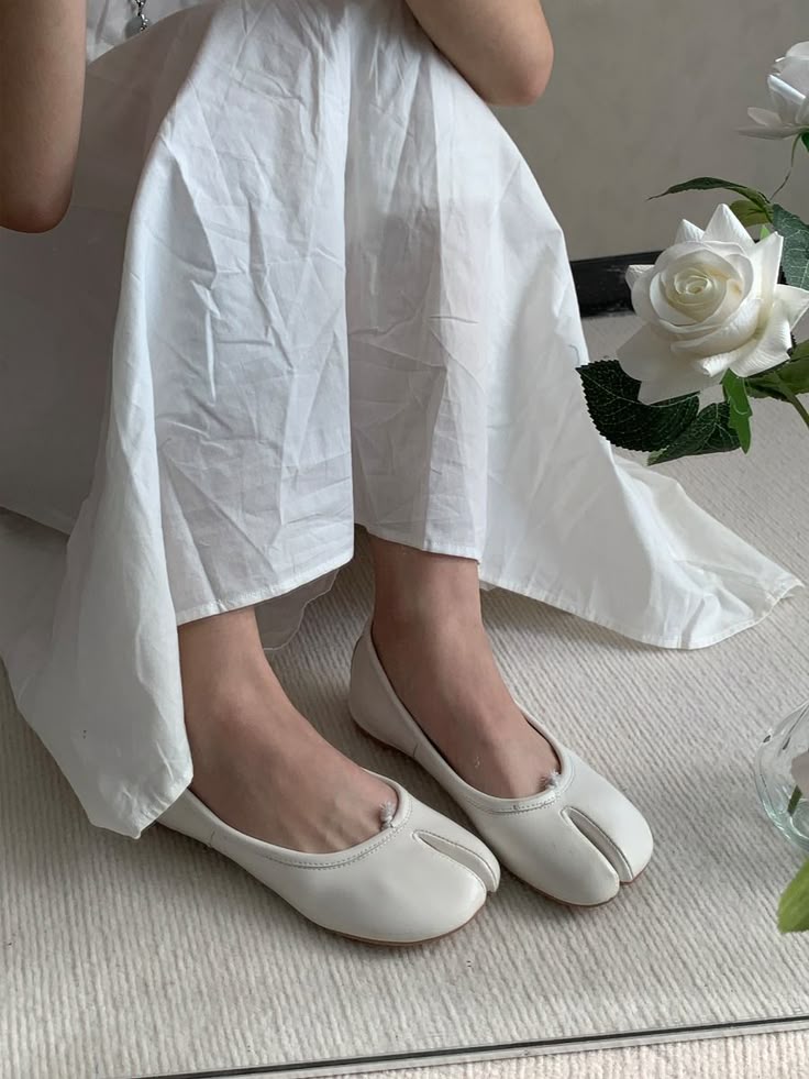 Elizabeth Split Toe Ballet Flats